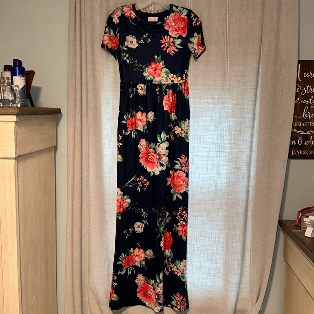 Pink Lily Maxi Dress (Never Worn!)